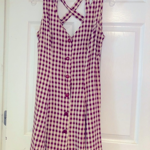 Pretty maroon checker pattern - Picture 1 of 6